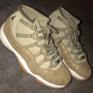 Neutral Olive Jordan 11’s. Size 8.5